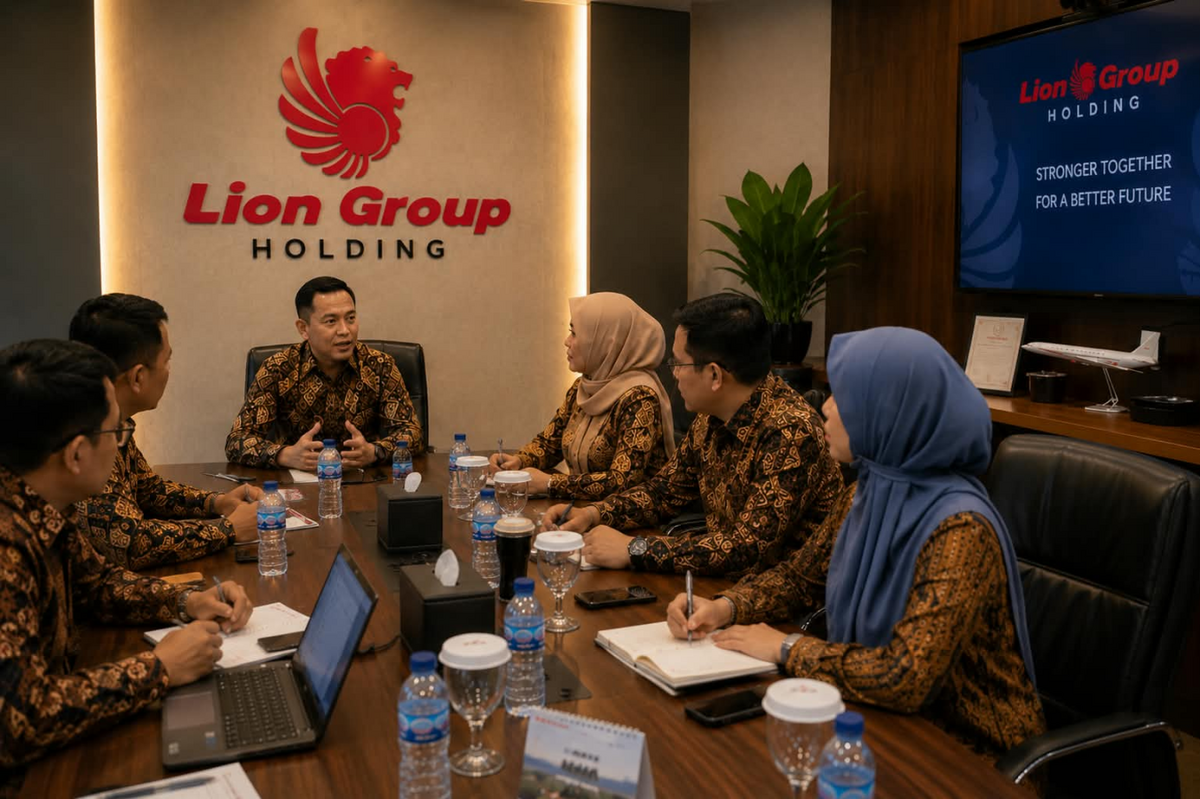 Tim Lion Group Holding berdiskusi dalam rapat kemitraan